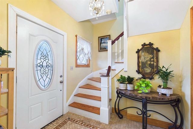 83 Desoto Rd, Boston, MA 02132