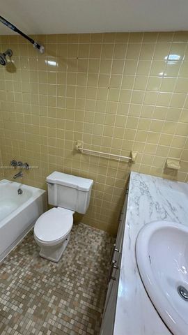 10903 N Kendall Dr 227, Miami, FL 33176