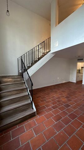 10903 N Kendall Dr 227, Miami, FL 33176