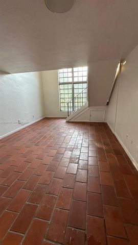 10903 N Kendall Dr 227, Miami, FL 33176