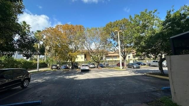 10903 N Kendall Dr 227, Miami, FL 33176