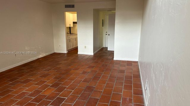 10903 N Kendall Dr 227, Miami, FL 33176