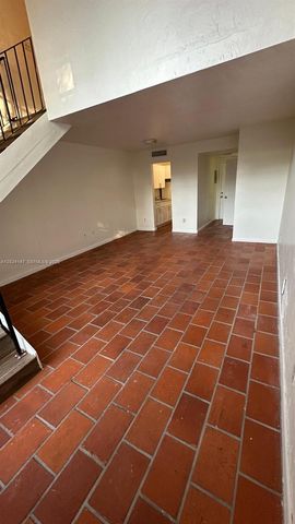 10903 N Kendall Dr 227, Miami, FL 33176