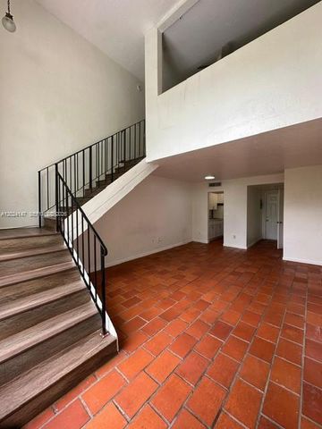 10903 N Kendall Dr 227, Miami, FL 33176