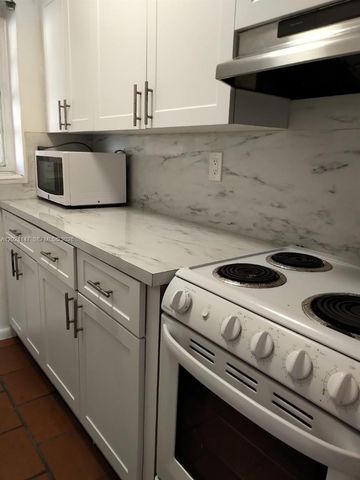 10903 N Kendall Dr 227, Miami, FL 33176