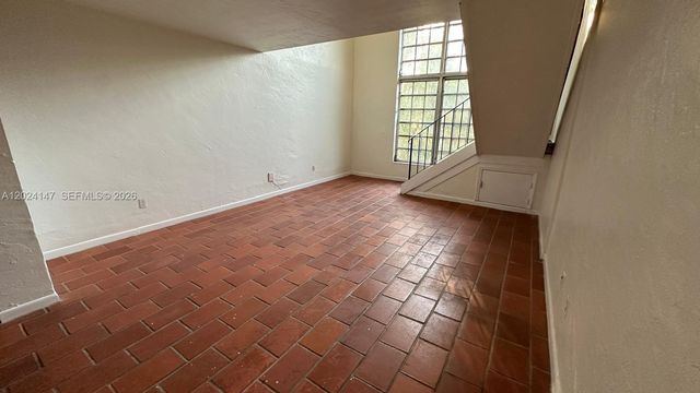 10903 N Kendall Dr 227, Miami, FL 33176