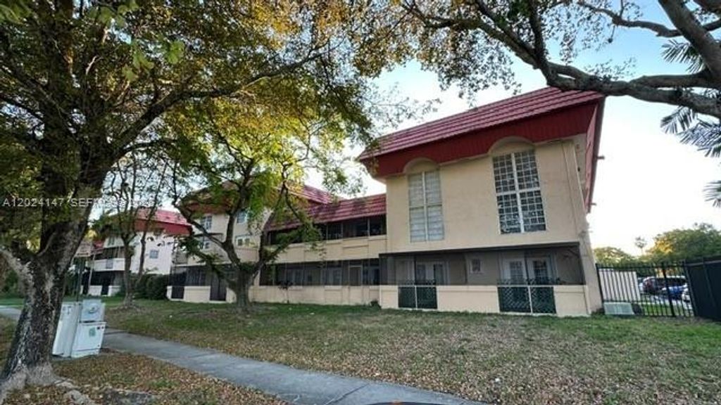 10903 N Kendall Dr 227, Miami, FL 33176