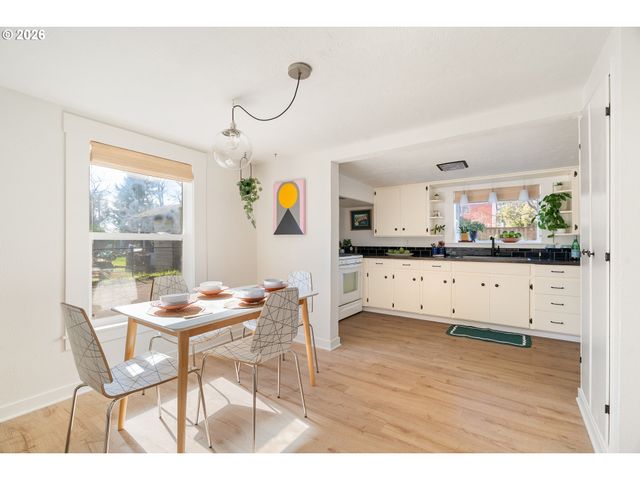 3911 Se 104TH Ave, Portland, OR 97266