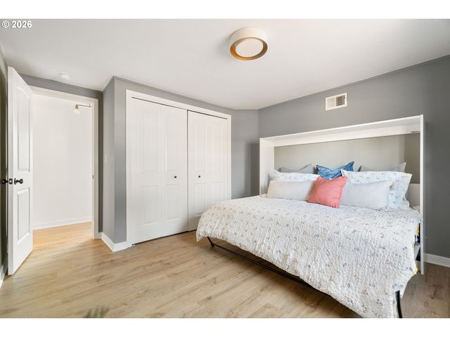 3911 Se 104TH Ave, Portland, OR 97266