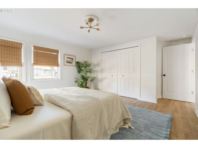 3911 Se 104TH Ave, Portland, OR 97266