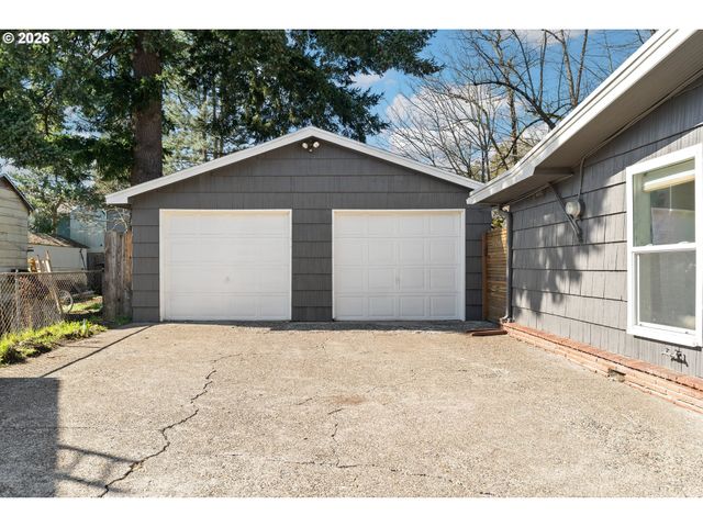 3911 Se 104TH Ave, Portland, OR 97266