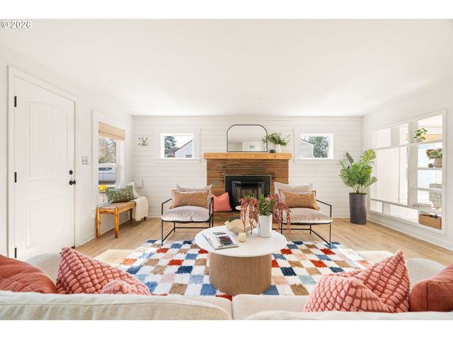 3911 Se 104TH Ave, Portland, OR 97266