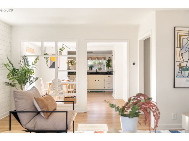 3911 Se 104TH Ave, Portland, OR 97266