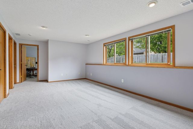 13391 Zarthan Circle, Savage, MN 55378