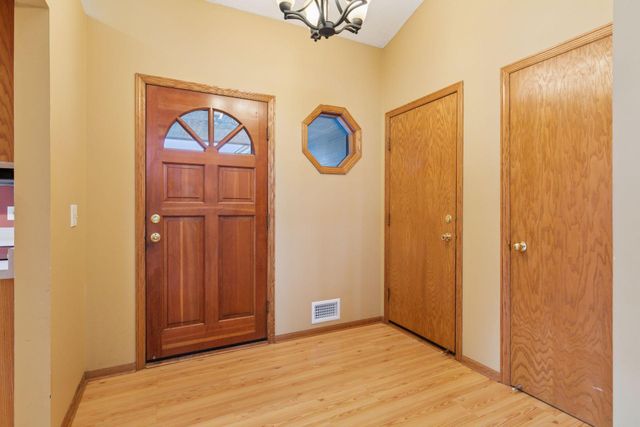 13391 Zarthan Circle, Savage, MN 55378