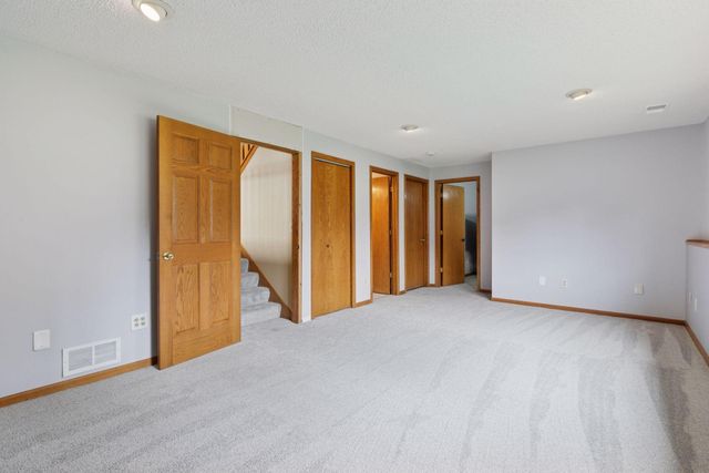 13391 Zarthan Circle, Savage, MN 55378