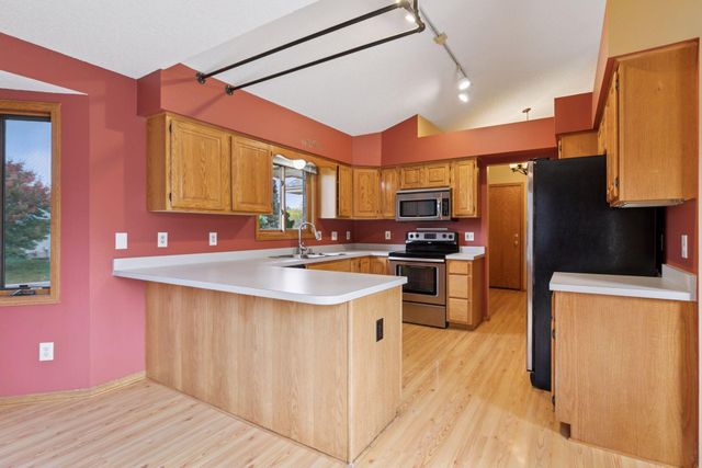 13391 Zarthan Circle, Savage, MN 55378