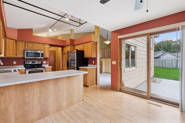 13391 Zarthan Circle, Savage, MN 55378