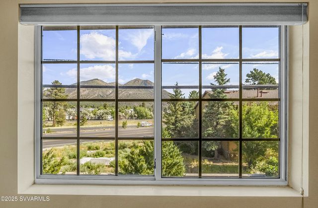 4100 E VILLAGE Circle, Flagstaff, AZ 86004