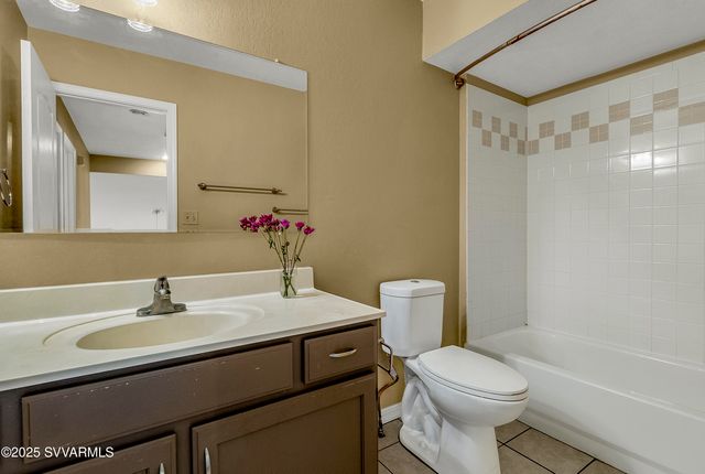 4100 E VILLAGE Circle, Flagstaff, AZ 86004