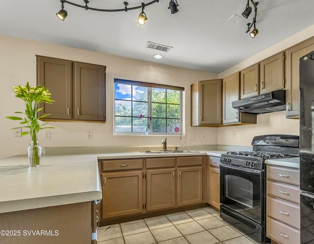 4100 E VILLAGE Circle, Flagstaff, AZ 86004