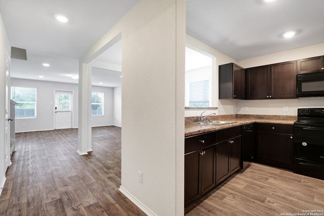 2850 LINDENWOOD RUN, San Antonio, TX 78245