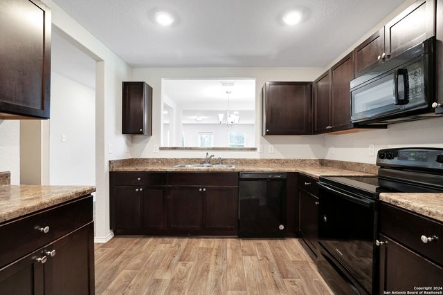 2850 LINDENWOOD RUN, San Antonio, TX 78245