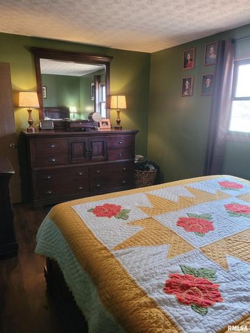 11968 E Goshen Meadows Road, Mt Vernon, IL 62864