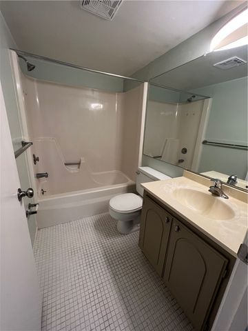 835 18th Street 409, Vero Beach, FL 32960