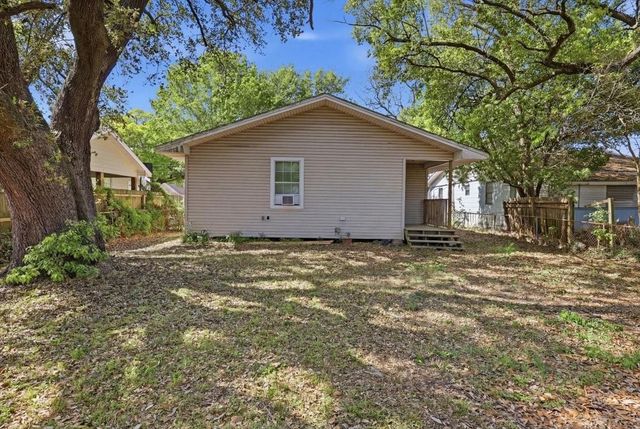 2323 Avenue A, Nederland, TX 77627