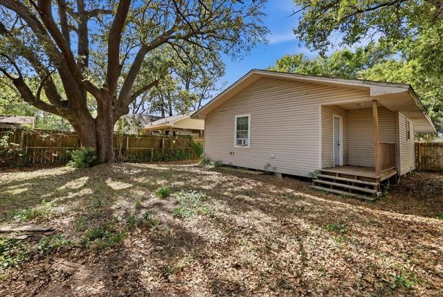 2323 Avenue A, Nederland, TX 77627