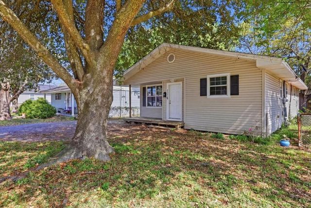 2323 Avenue A, Nederland, TX 77627