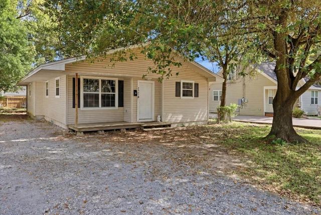 2323 Avenue A, Nederland, TX 77627