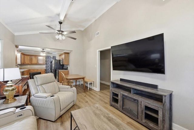 2323 Avenue A, Nederland, TX 77627