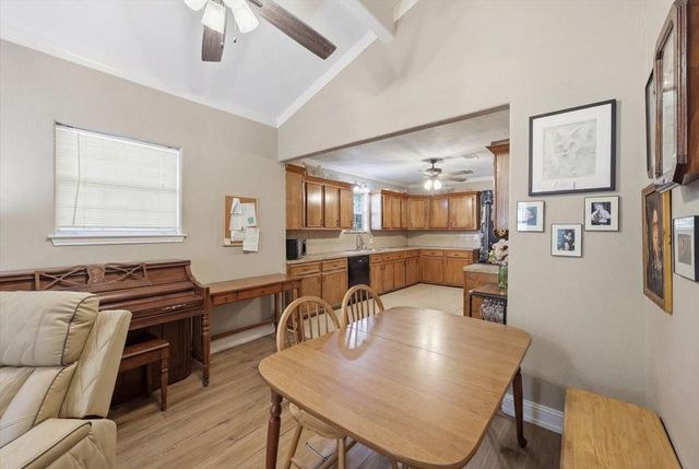 2323 Avenue A, Nederland, TX 77627