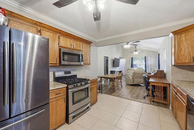 2323 Avenue A, Nederland, TX 77627