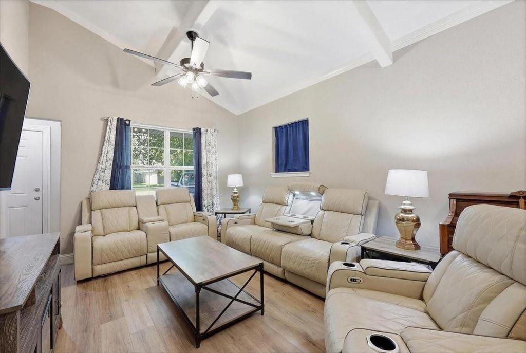 2323 Avenue A, Nederland, TX 77627