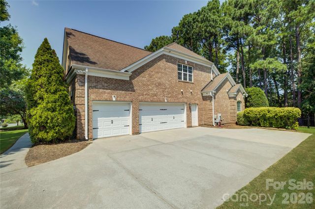16815 Crosshaven Drive, Charlotte, NC 28278