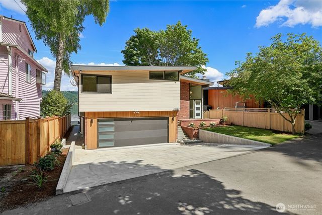 12582 Riviera Place NE, Seattle, WA 98125