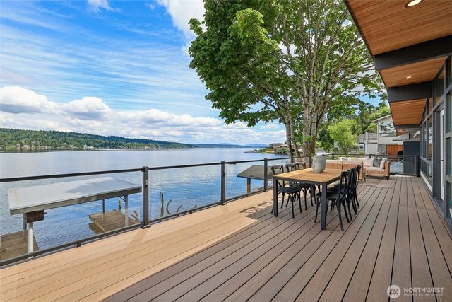 12582 Riviera Place NE, Seattle, WA 98125