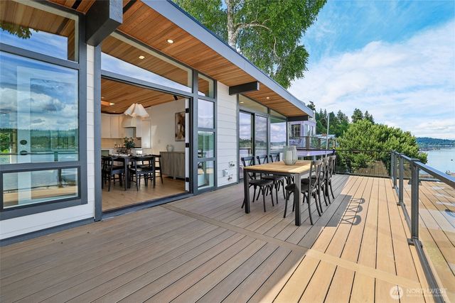 12582 Riviera Place NE, Seattle, WA 98125