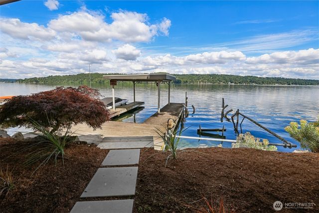 12582 Riviera Place NE, Seattle, WA 98125