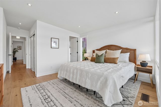 12582 Riviera Place NE, Seattle, WA 98125