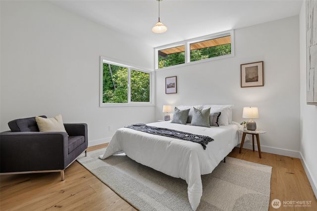 12582 Riviera Place NE, Seattle, WA 98125