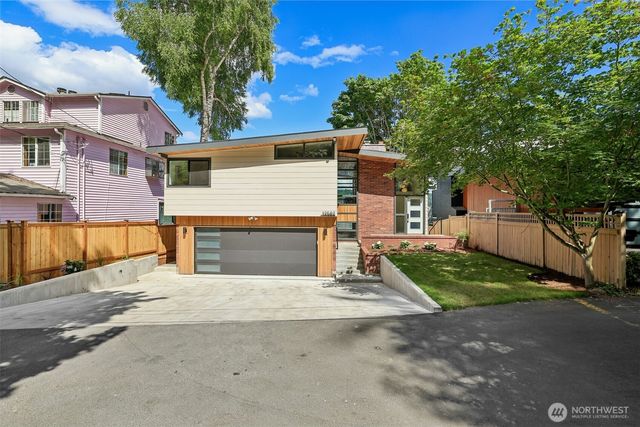 12582 Riviera Place NE, Seattle, WA 98125
