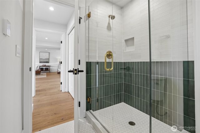 12582 Riviera Place NE, Seattle, WA 98125