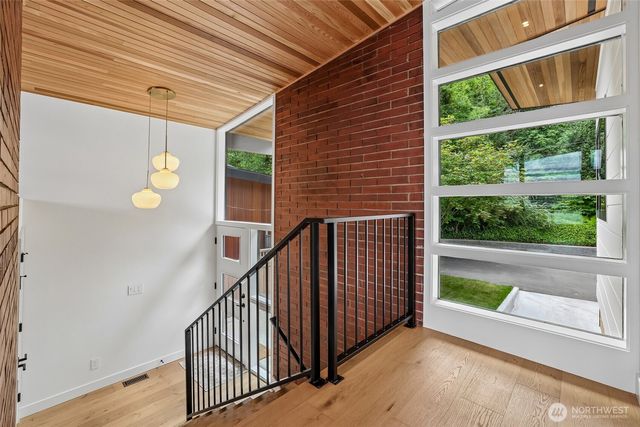 12582 Riviera Place NE, Seattle, WA 98125