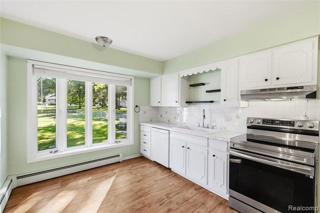 11462 Vista Drive, Fenton, MI 48430