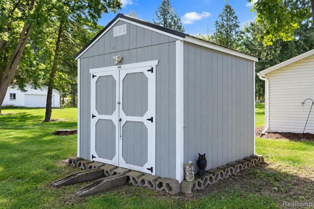 11462 Vista Drive, Fenton, MI 48430