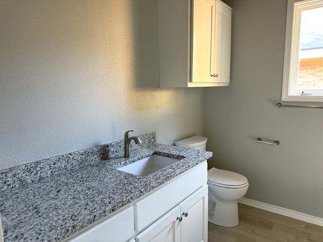 9710 Louisville Avenue, Lubbock, TX 79423